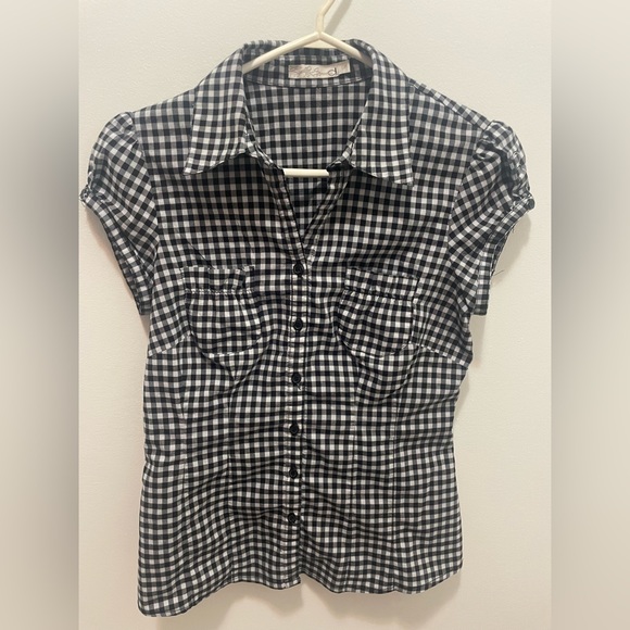 Cute, great condition blouse - Picture 2 of 5